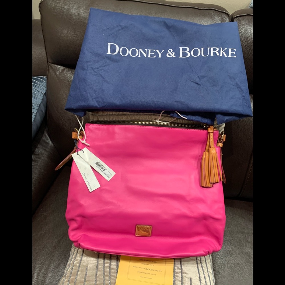 DOONEY & BOURKE Leather bag , beautiful and nice size !